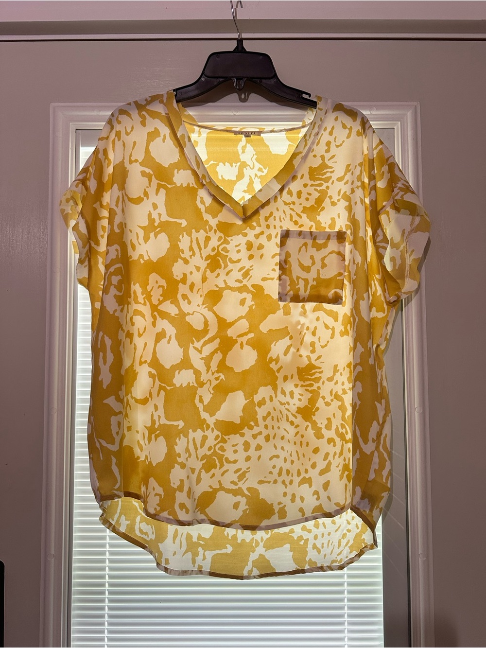 JODIFL Yellow and White V-Neck Patterned Blouse